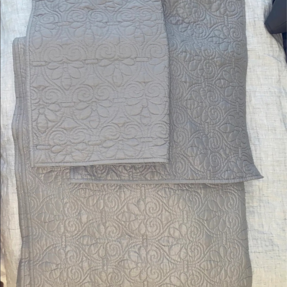 Quilt and shams